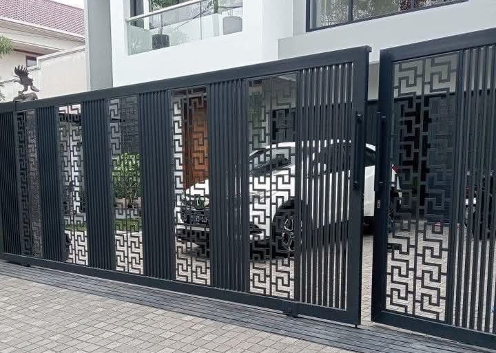 Pagar pintu besi minimalis laser cutting